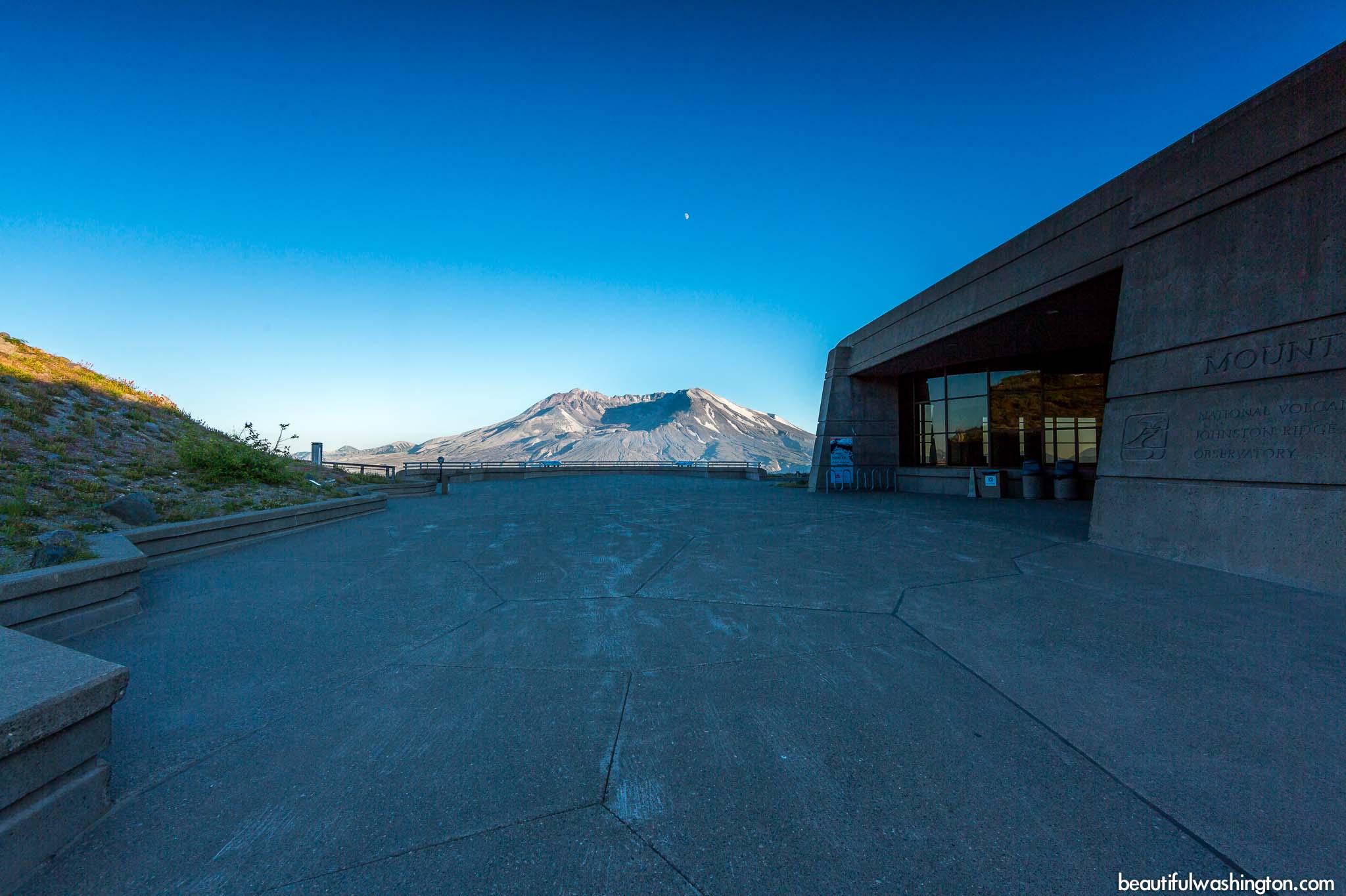 Photo from Johnston Ridge Observatory